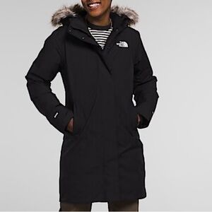 THE NORTH FACE Women’s Arctic Parka Winter Jacket